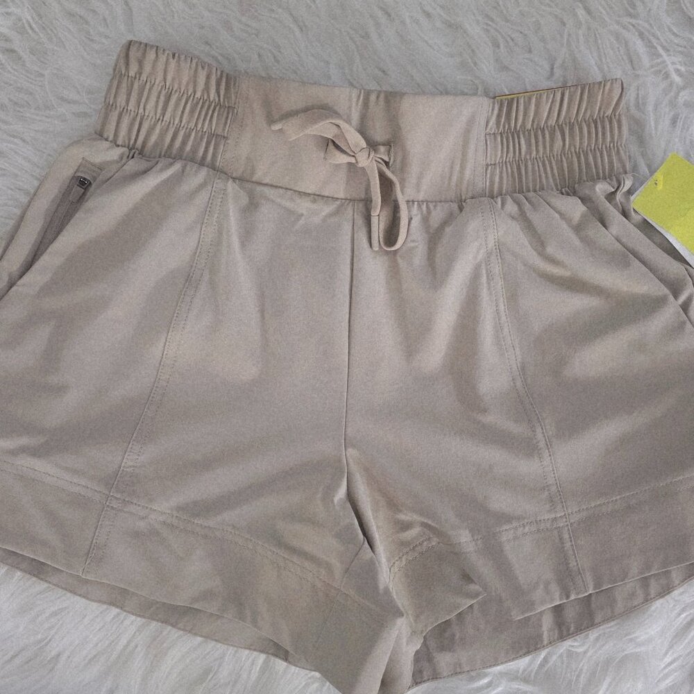 NWT Women's All in Motion Mid-Rise Woven Athletic Shorts- XS- Zippered Pocket
